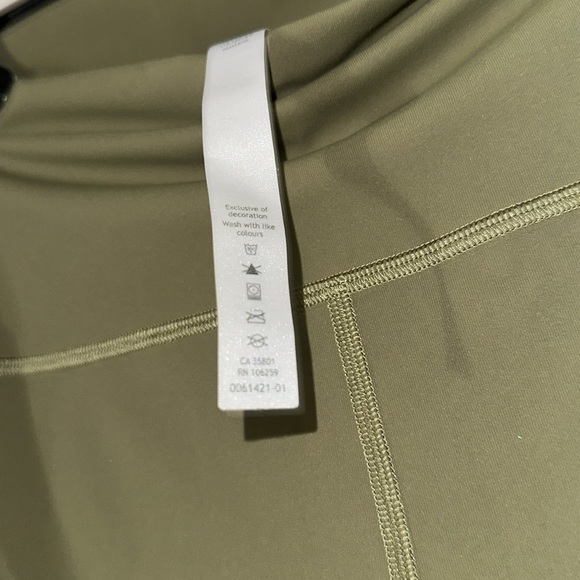 Lululemon Legging - SIZE 8 - Picture 9 of 10